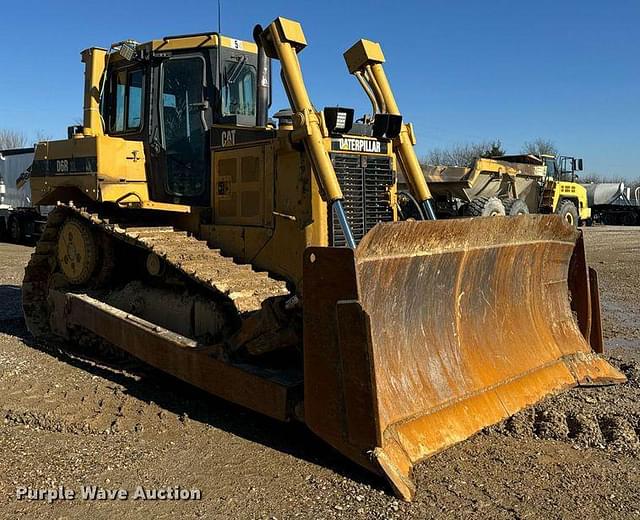 Image of Caterpillar D6R XL equipment image 2