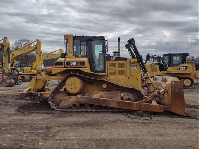 Image of Caterpillar D6R XL equipment image 2