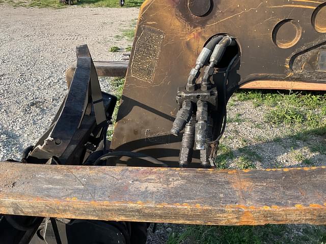 Image of Caterpillar TH360B equipment image 4