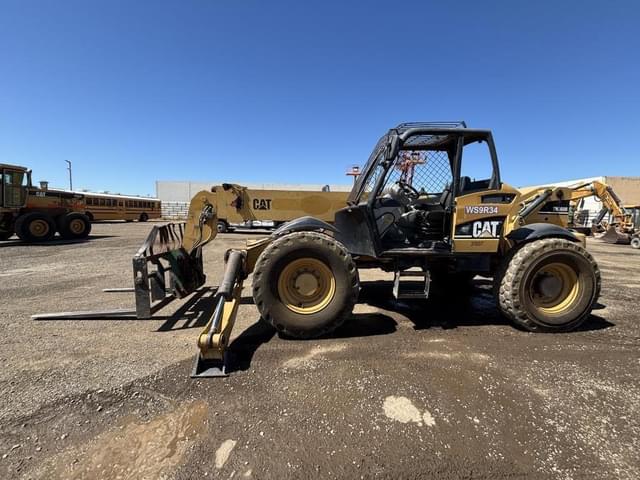 Image of Caterpillar TH560B equipment image 4