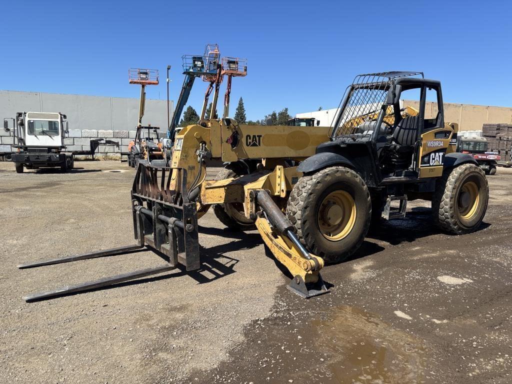 Image of Caterpillar TH560B Primary image