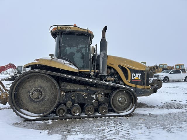 Image of Challenger MT855 equipment image 3