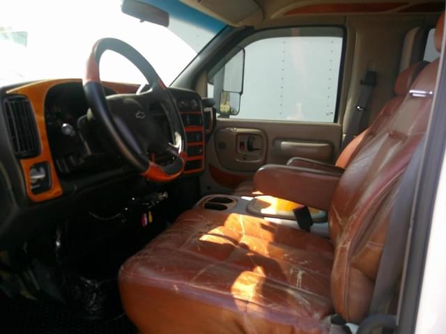 Image of Chevrolet Kodiak equipment image 1