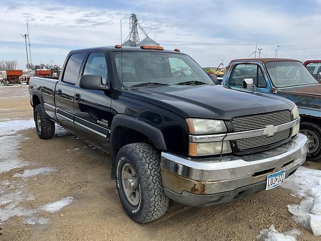 Image of Chevrolet 2500HD equipment image 1