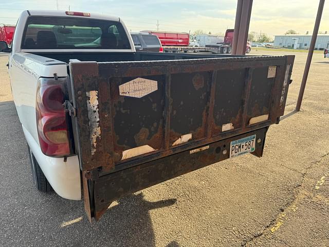 Image of Chevrolet 1500 equipment image 4