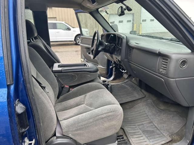 Image of Chevrolet 1500 equipment image 3