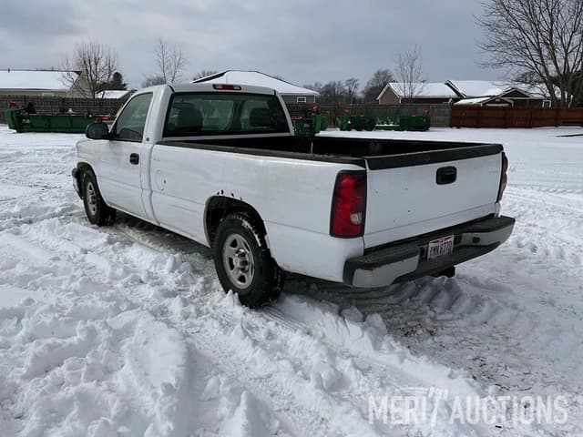 Image of Chevrolet 1500 equipment image 2