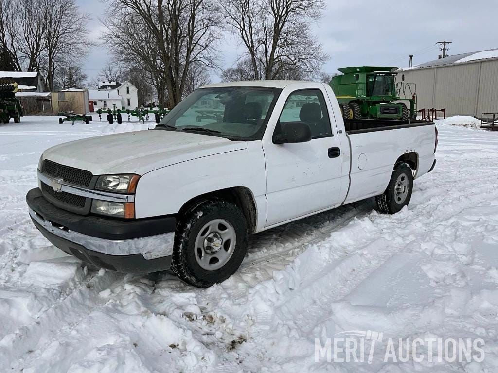 2004 Chevrolet 1500 Equipment Image0