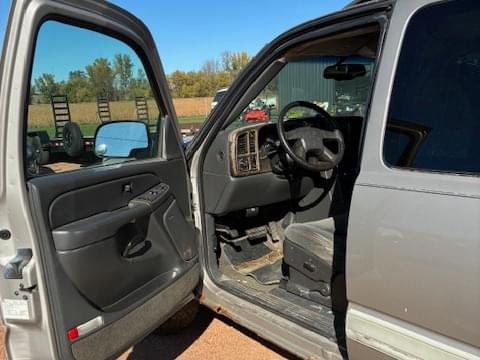 Image of Chevrolet 1500 equipment image 2