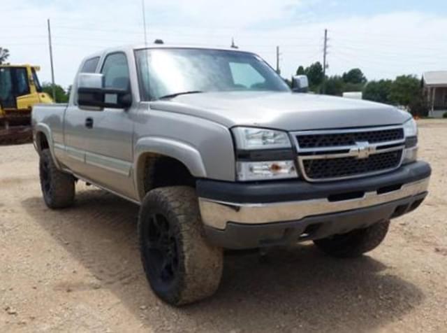 Image of Chevrolet 1500 equipment image 1