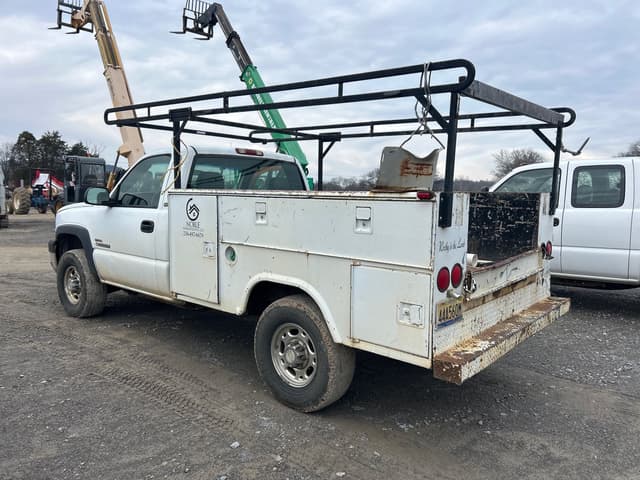 Image of Chevrolet 2500 equipment image 1