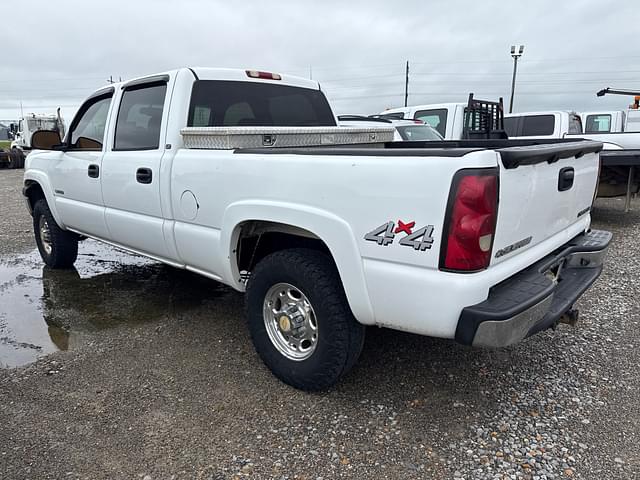 Image of Chevrolet 2500 equipment image 4