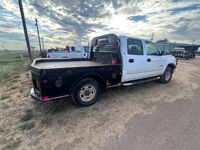 Image of Chevrolet 2500 equipment image 3
