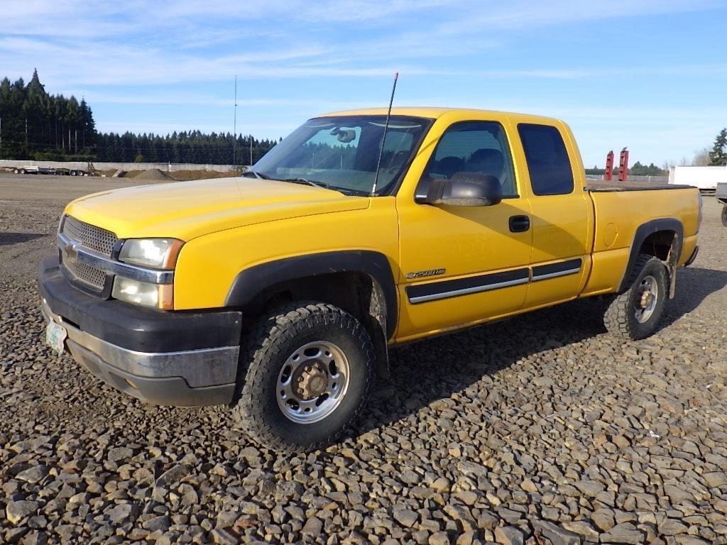 2004 Chevrolet 2500 Equipment Image0