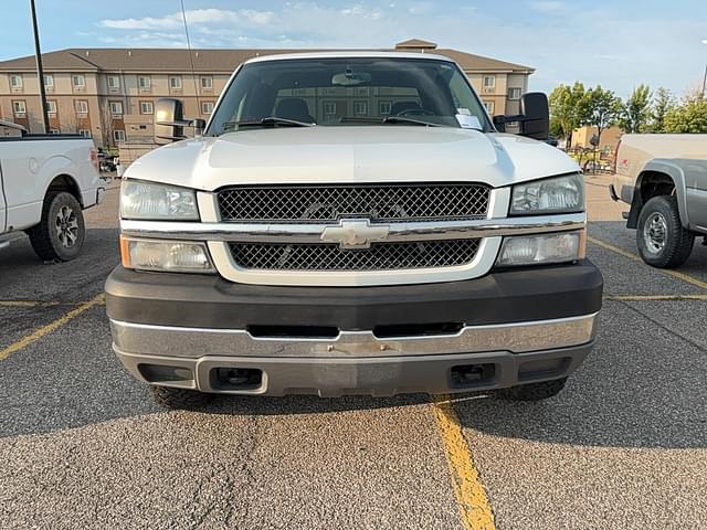 Image of Chevrolet 2500HD equipment image 1
