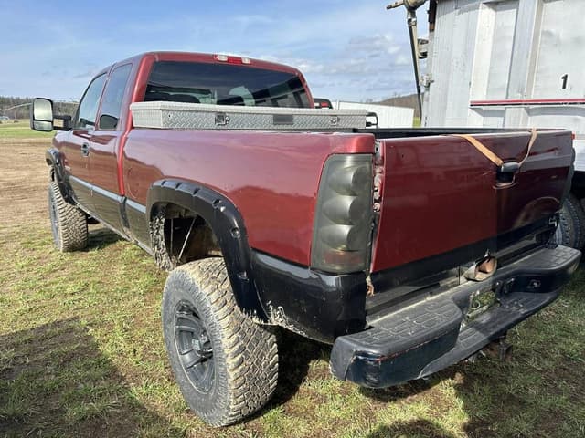 Image of Chevrolet 2500HD equipment image 4