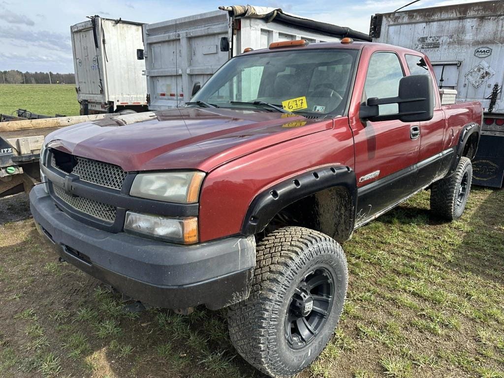 2004 Chevrolet 2500HD Equipment Image0