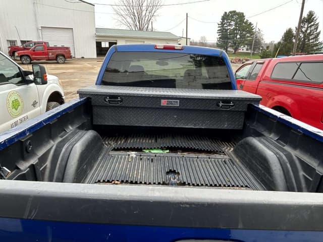 Image of Chevrolet 2500HD equipment image 4