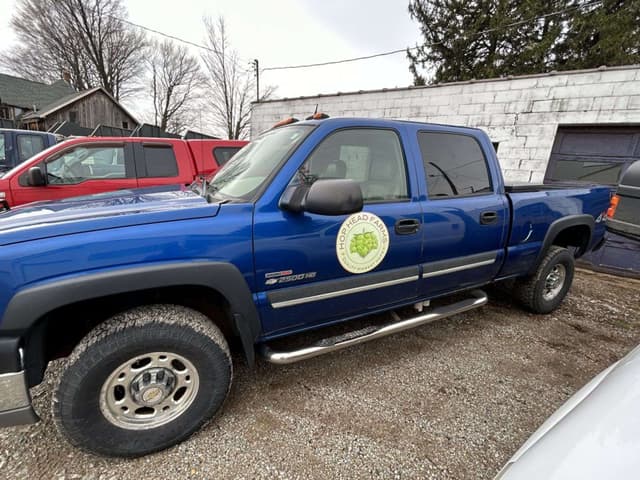 Image of Chevrolet 2500HD equipment image 1