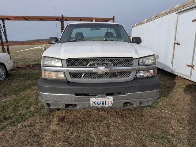 Image of Chevrolet 2500HD equipment image 3