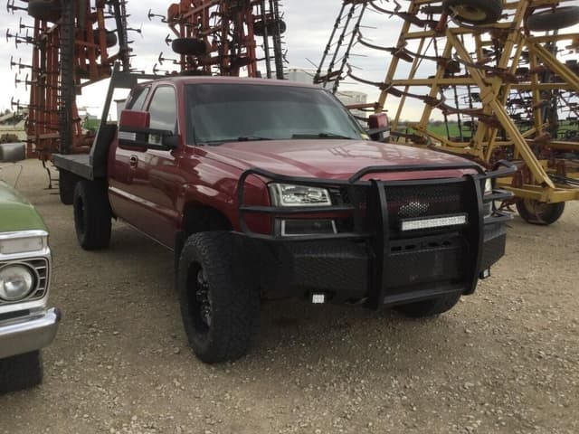 Image of Chevrolet 2500HD equipment image 1