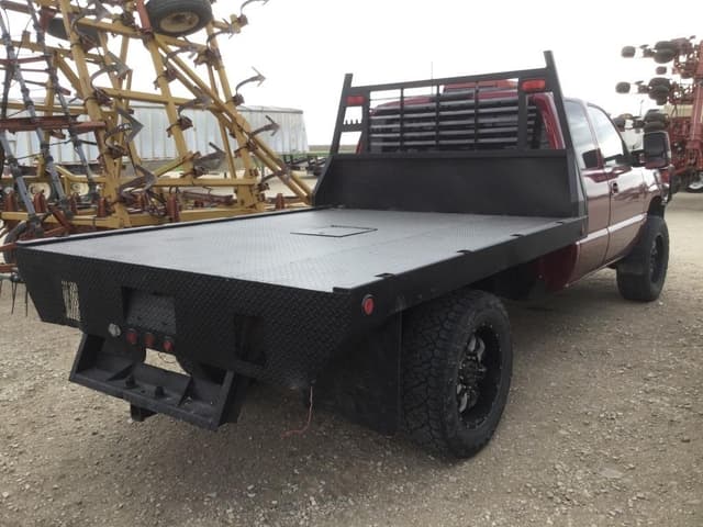 Image of Chevrolet 2500HD equipment image 2