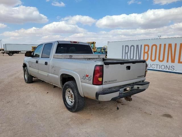 Image of Chevrolet 2500 equipment image 2