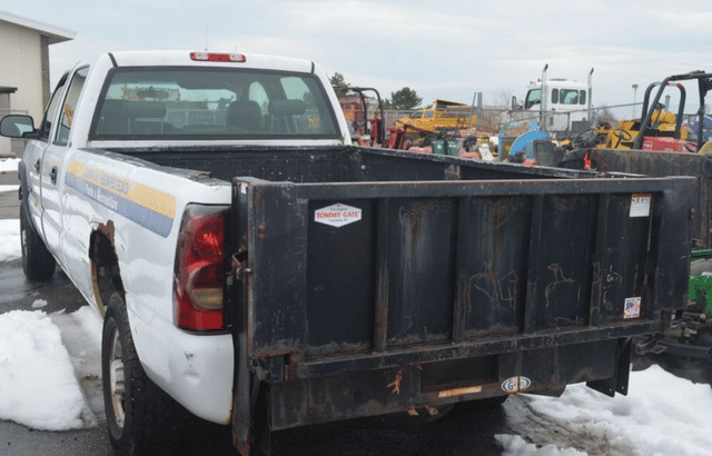 Image of Chevrolet 2500HD equipment image 1