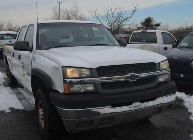 Image of Chevrolet 2500HD equipment image 3