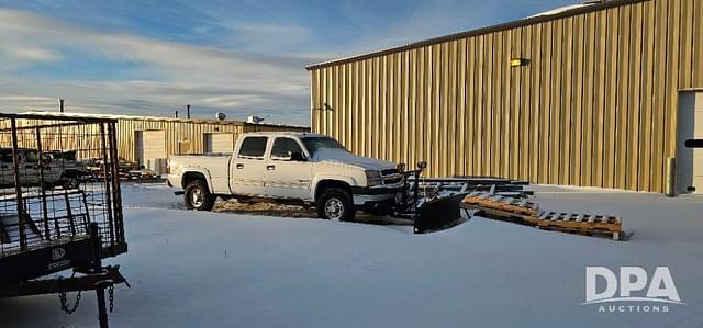 Image of Chevrolet 2500HD equipment image 1