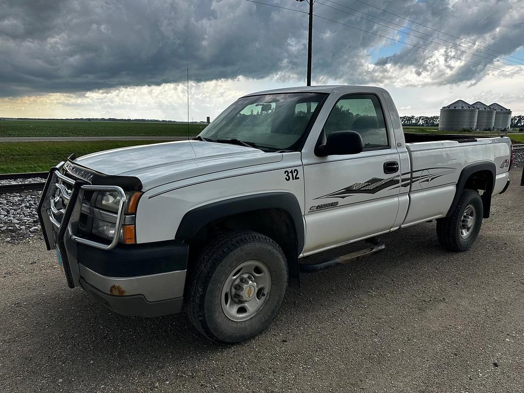 Image of Chevrolet 2500HD Primary image