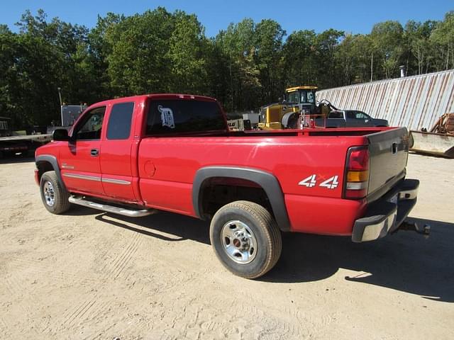 Image of Chevrolet 2500HD equipment image 2