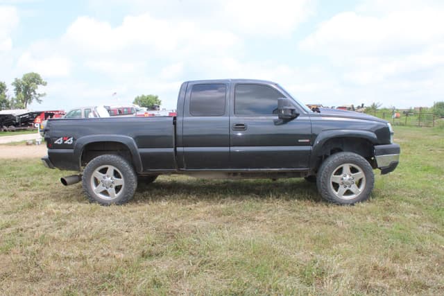 Image of Chevrolet 2500HD equipment image 1