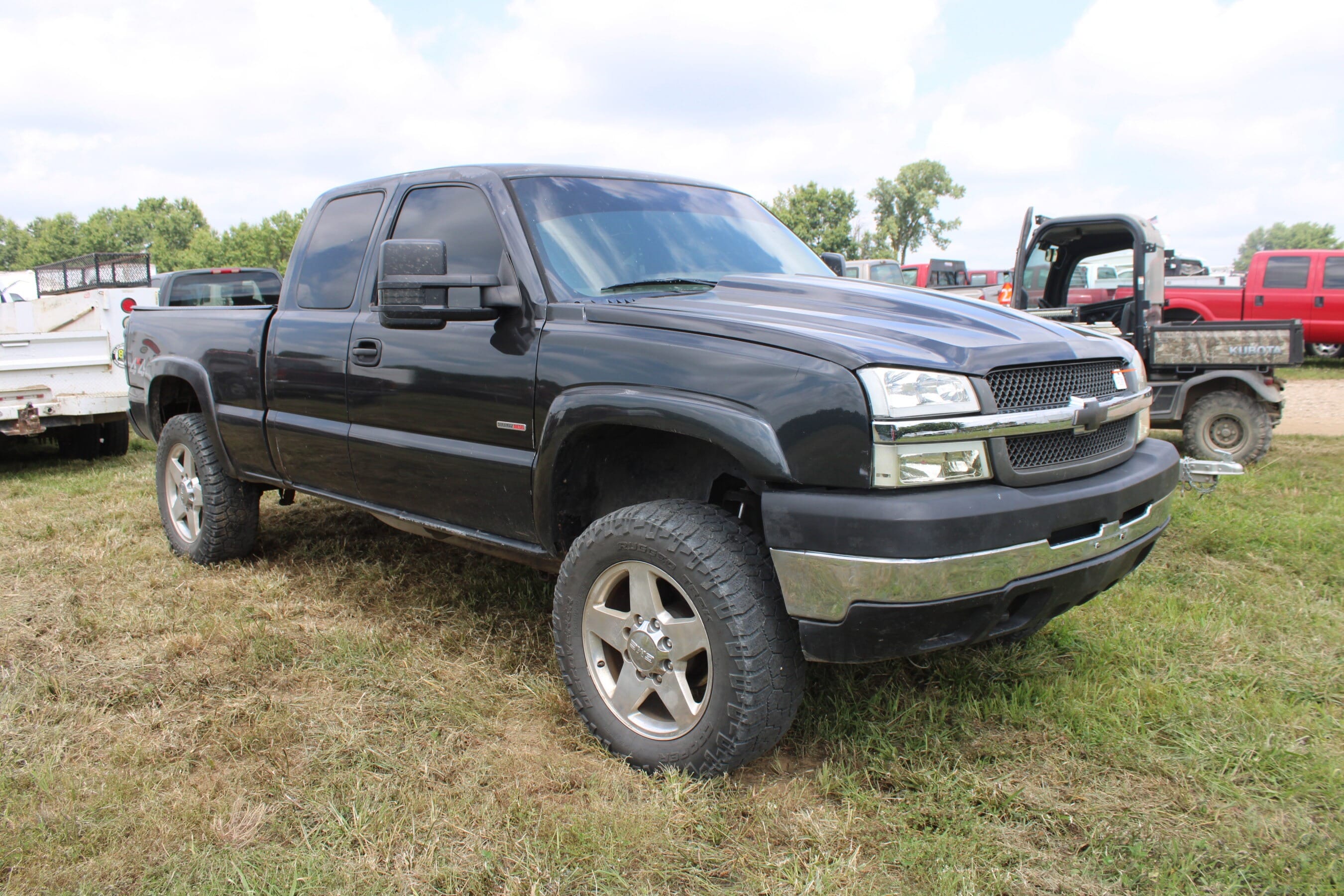 2004 Chevrolet 2500HD Equipment Image0
