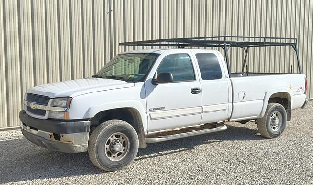 Image of Chevrolet 2500HD equipment image 1