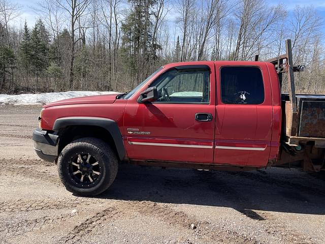 Image of Chevrolet 2500HD equipment image 4