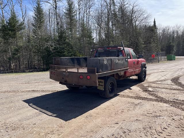 Image of Chevrolet 2500HD equipment image 2
