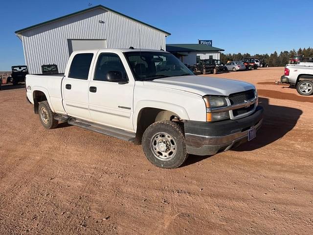 Image of Chevrolet 2500HD equipment image 2