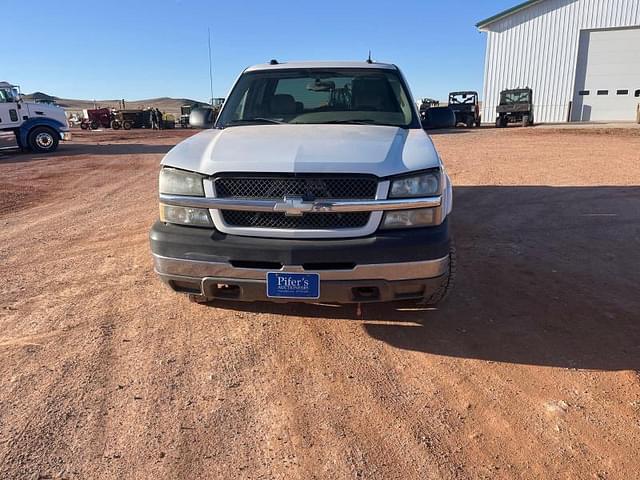 Image of Chevrolet 2500HD equipment image 1