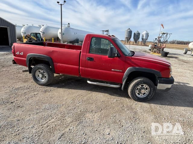 Image of Chevrolet 2500HD equipment image 2