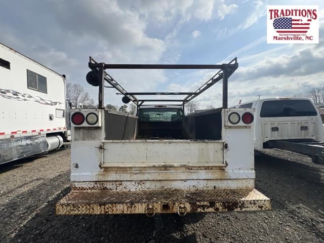 Image of Chevrolet 2500HD equipment image 1