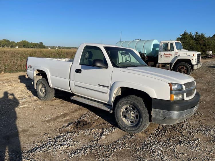 SOLD 2004 Chevrolet 2500HD Other Equipment Vehicles Tractor Zoom