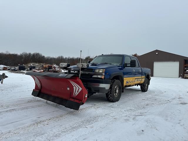 Image of Chevrolet 2500HD equipment image 1