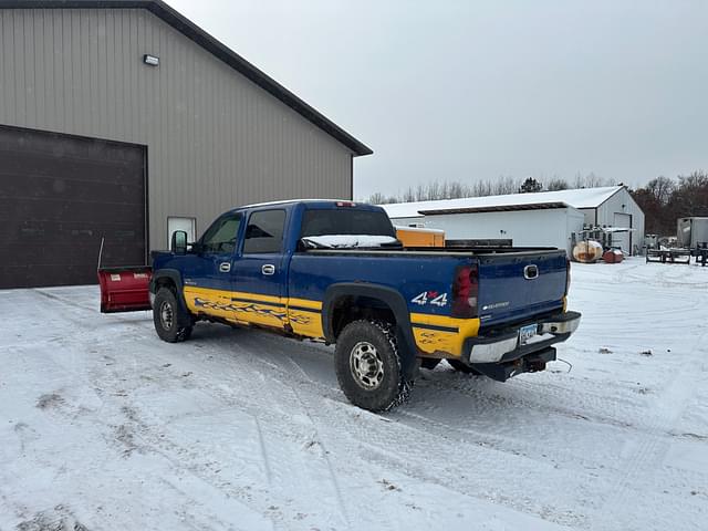 Image of Chevrolet 2500HD equipment image 4