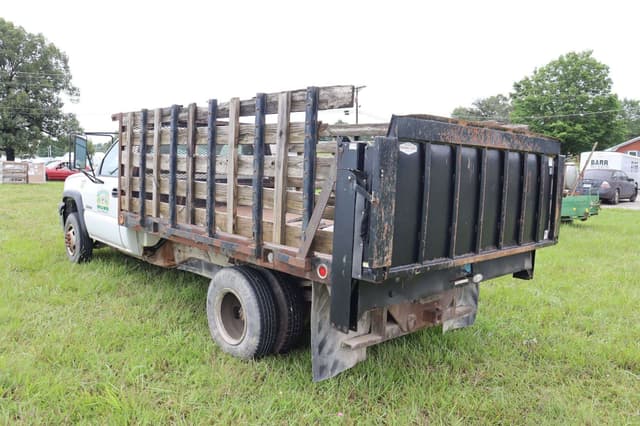 Image of Chevrolet 3500 equipment image 4