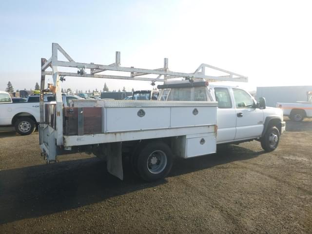 Image of Chevrolet 3500 equipment image 2