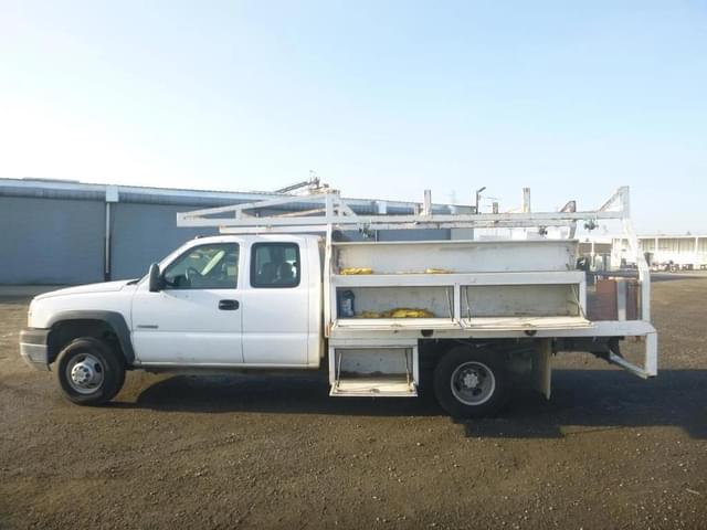 Image of Chevrolet 3500 equipment image 4