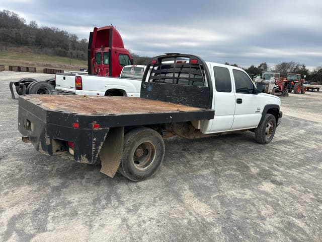 Image of Chevrolet 3500 equipment image 3