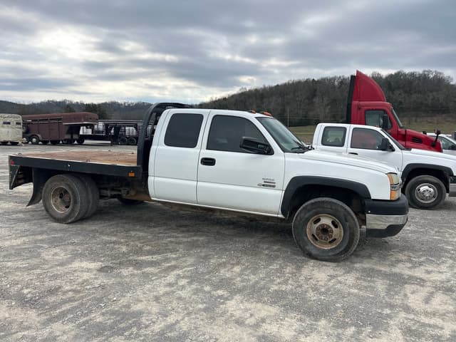 Image of Chevrolet 3500 equipment image 4
