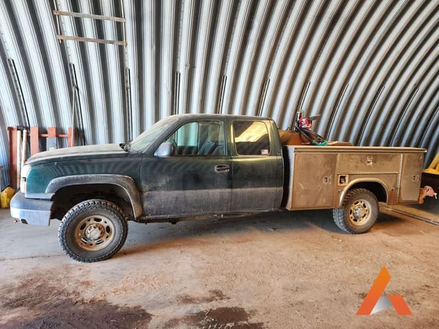 Image of Chevrolet 3500 equipment image 2